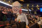 Su Conglomerado Berkshire Hathaway Batio A Wall Street En 2024.jpg